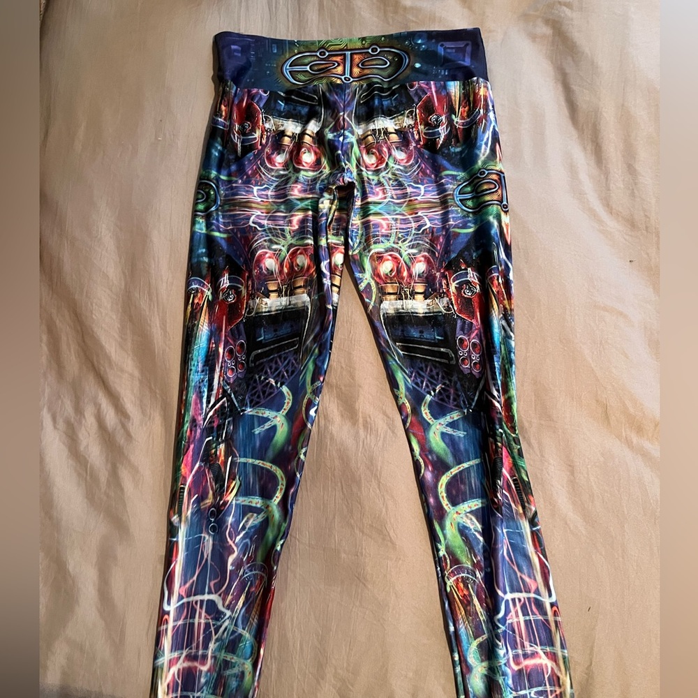 Jumbie art eoto leggings
